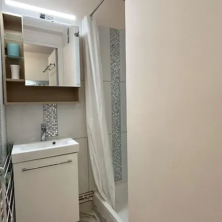 3 Pieces Renove Face - 4 Personnes - Fr-1-245-211 Apartment